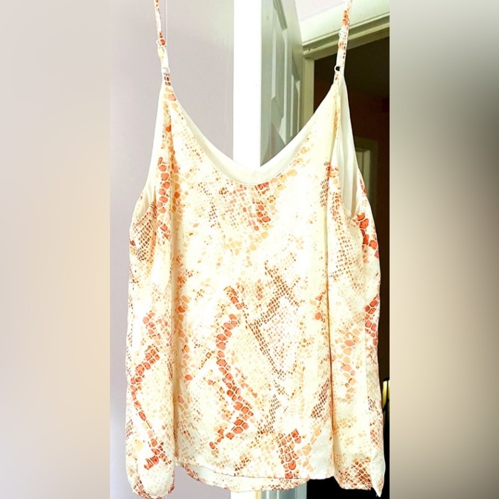 Pretty tank top Great Condition